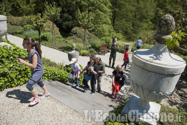 Villar Perosa Nel Giardino Di Villa Agnelli In Ricordo Dell Avvocato L Eco Del Chisone