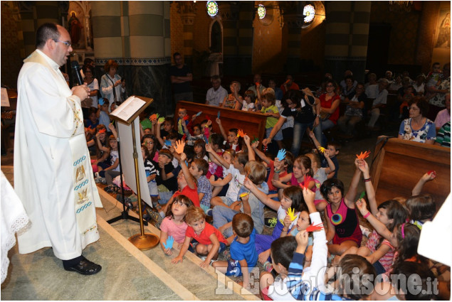 Pinerolo: San Maurizio Benedizione dei bambini 