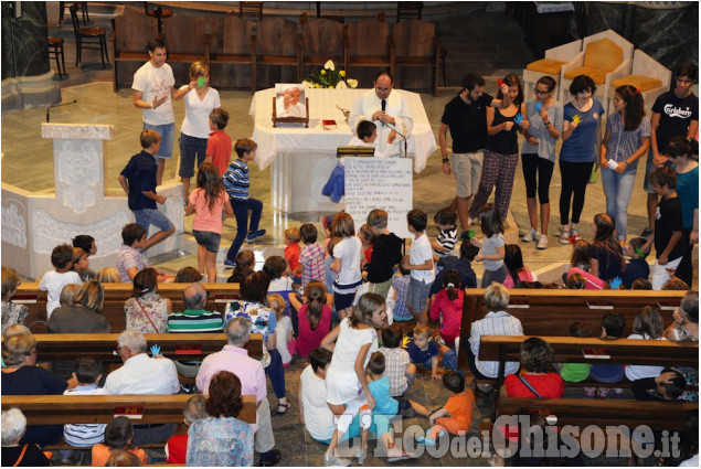 Pinerolo: San Maurizio Benedizione dei bambini 