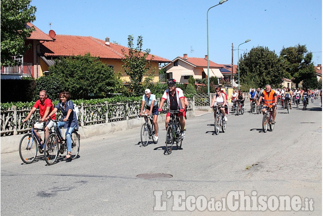 Scalenghe: in 170 alla pedalata biancorossa