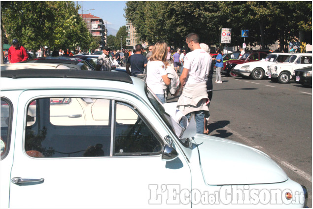 Nichelino: raduno auto e moto d&#039;epoca