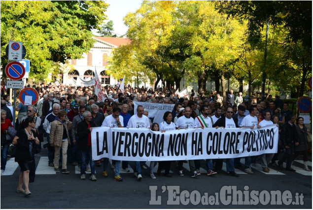 Pinerolo: corteo per salvare l&#039;ospedale Agnelli