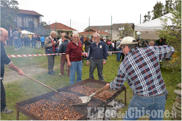 Caldarroste in compagnia domenica a Roletto