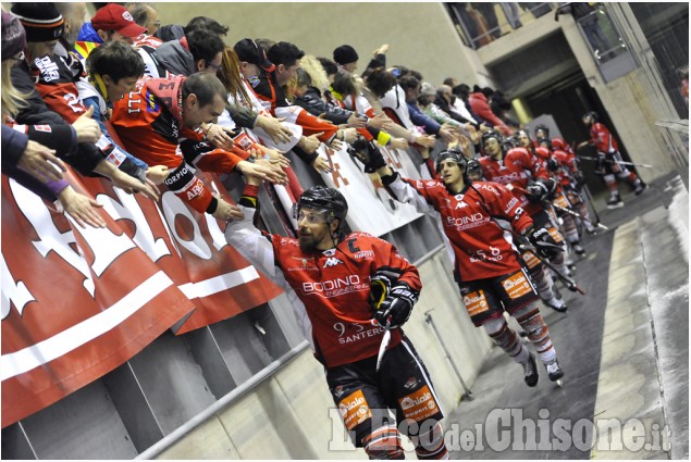 Hockey ghiaccio serie A: Valpe-Asiago 5-2 nella gara 6 dei play-off