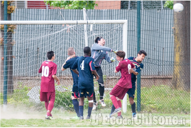 Calcio 2ª cat.:  Piossasco-Aurora Rinascita Piossasco