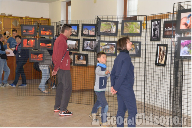 Roletto: Mostra fotografica e torte per la festa della mamma