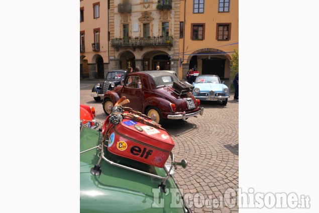 Pinerolo: Raduno di auto d&#039;epoca nel centro storico