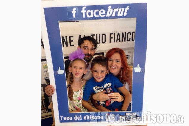 Facce da Artigianato: anche nel week-end tantissimi selfie allo stand de &quot;L&#039;Eco&quot;