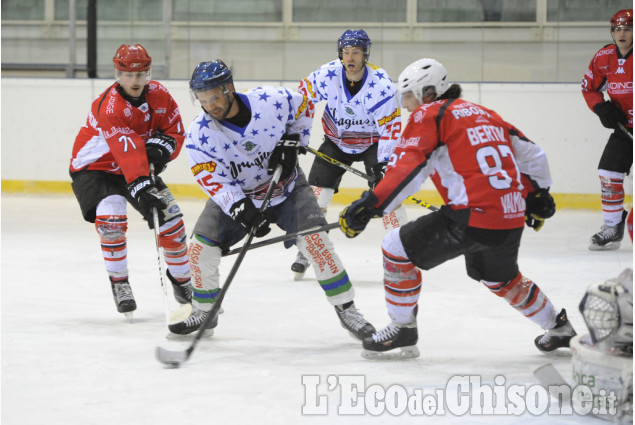 Hockey ghiaccio, immagini del derby di serie C PInerolo - Valpellice