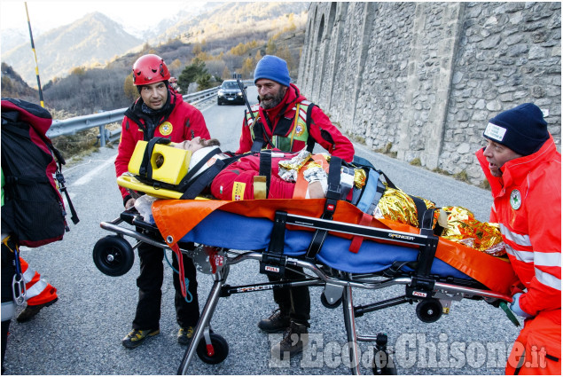 Soccorso Alpino e Croce verde: esercitazione congiunta nella scarpata