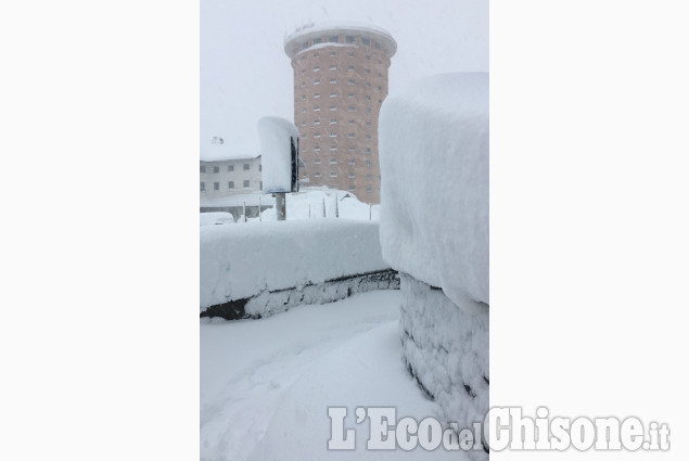 Sestriere: nevicate eccezionali a duemila metri, quota neve scesa a 1800 metri