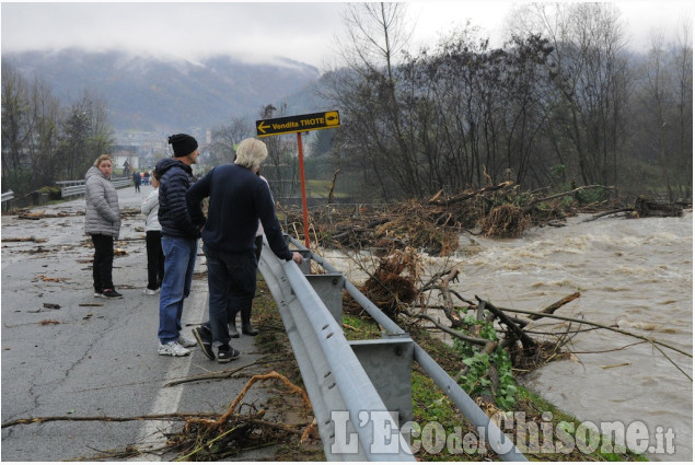 Sanfront, il ponte crollato e i danni