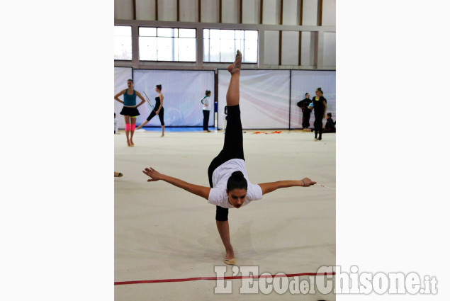 Cantalupa, le affascinanti evoluzioni di ginnastica ritmica