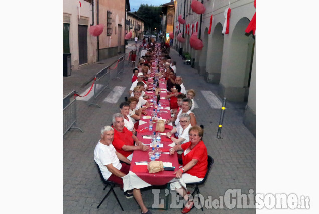 Vigone: Cena in bianco e rosso