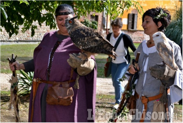 Il Castello di Nichelino si apre per la sfilata in costume del Conte Occelli