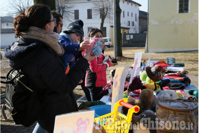 Osasio: mercatino solidale e flash-mob