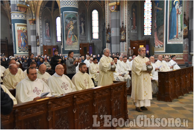 Pinerolo: Messa crismale in Duomo