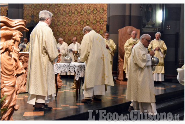 Pinerolo: Messa crismale in Duomo