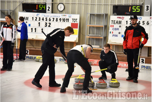 Curling, se la festa è internazionale