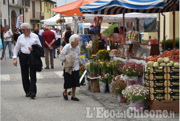 Garzigliana, festa in paese