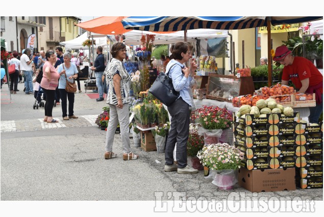 Garzigliana, festa in paese