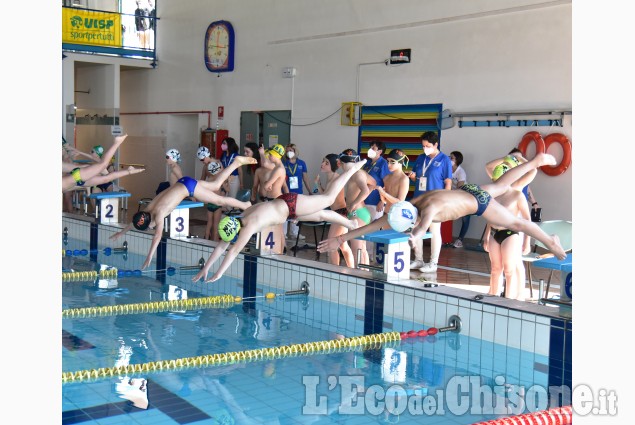 Pinerolo:Nuoto per il Trofeo Valmora vasca affollata