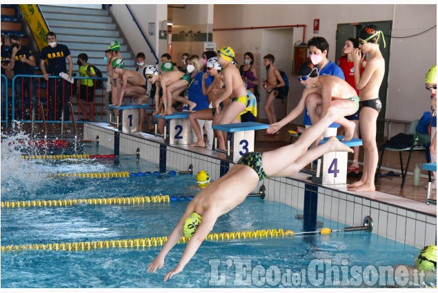 Pinerolo:Nuoto per il Trofeo Valmora vasca affollata