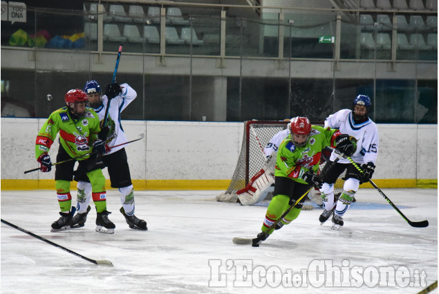 Hockey ghiaccio"Olimpico" Pinerolo tra tornei e raduni