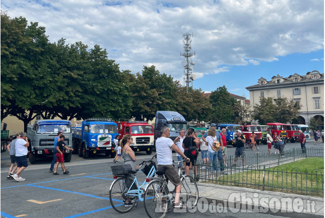 Pinerolo: 4°Raduno Camion storici