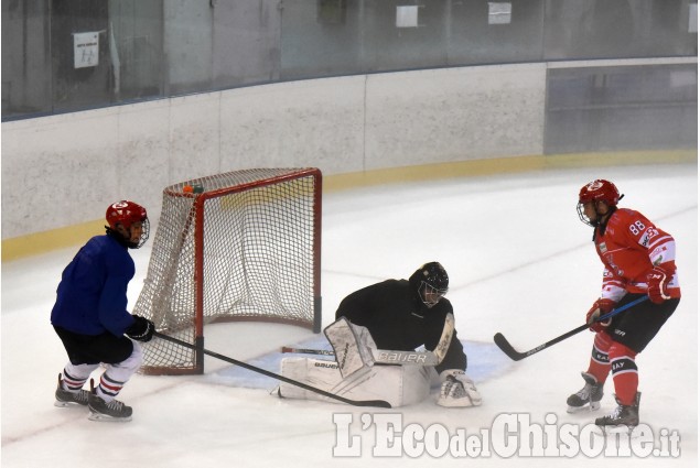 Hockey: Valpellice Bulldog sul ghiaccio a Pinerolo