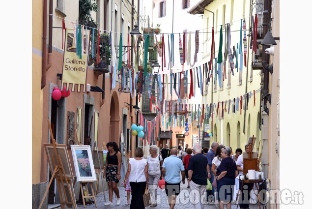 Pinerolo: Pubblico,arte e mestieri in festa per l'Artigianato