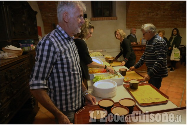 Vinovo: bagna caoda in cascina e VinovodeGusta per le vie del centro