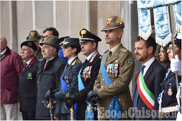 Pinerolo : 4 Novembre: Giornata dell'Unità Nazionale e delle Forze Armate sfilano in corteo 