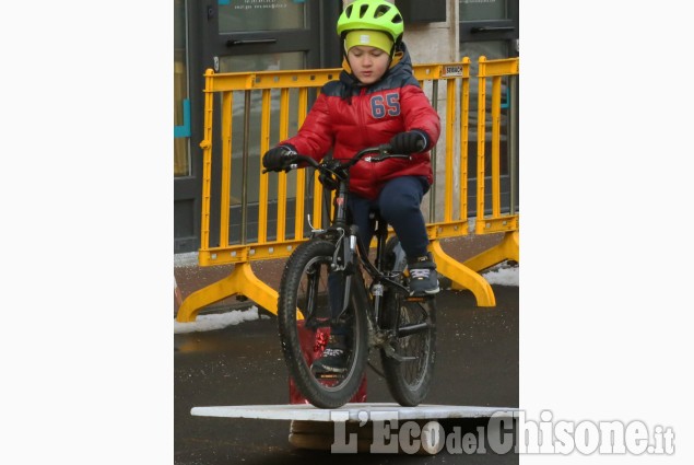 None: festa di Natale, tra mercatini, presepi e giri in bicicletta e moto