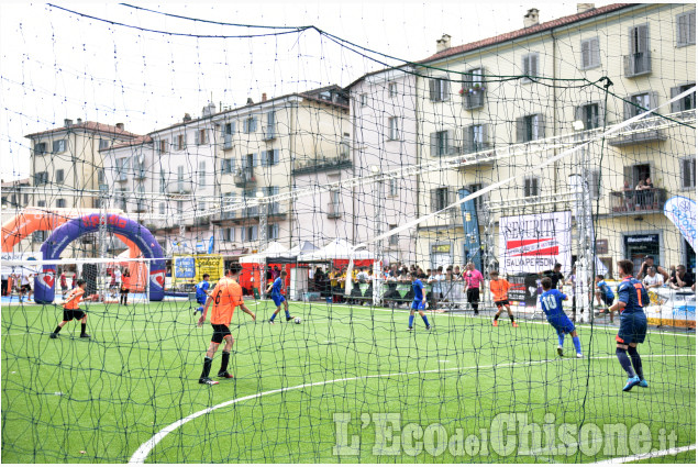 Pinerolo:Torneo Del Duomo Calcio A 5 e Basket nel Centro Storico 