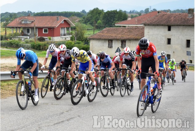 Ciclismo, la festosa domenica con i giovani sulle strade di Osasco 