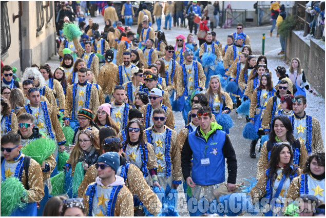 Cumiana,grande partecipazione al Carnevale con maschere e carri in piazza