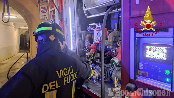 Pinerolo: fiamme in una cantina di via san Giuseppe, l'intervento dei Vigili del fuoco