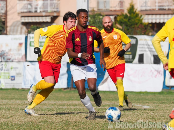 Calcio: Pinerolo di misura, Chisola vince il derby, tra Cavour e Villafranca noia