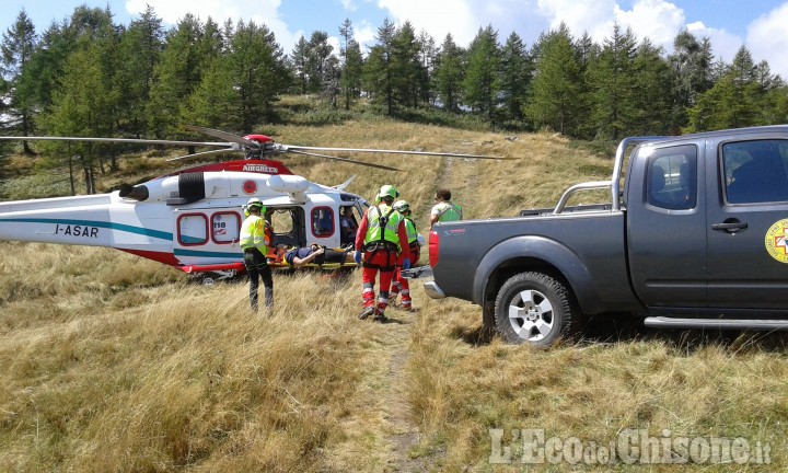 Giovane infortunato in alpeggio, soccorso e portato in elicottero al Cto