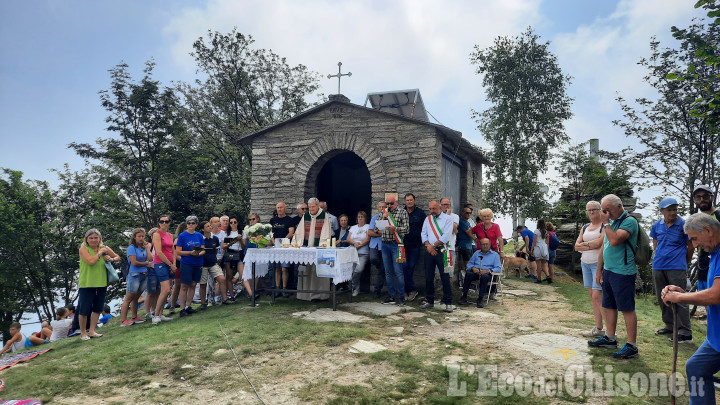 Envie: la Croce del Mombracco è stata rimessa a nuovo dai volontari