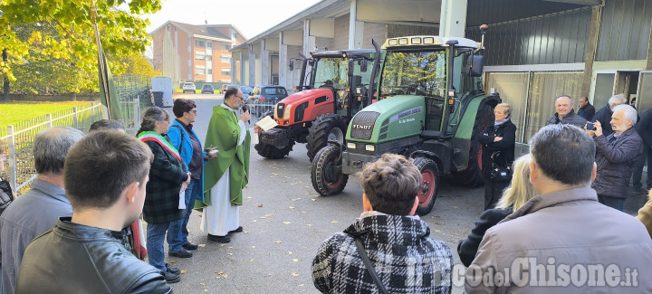 Piossasco: la benedizione dei mezzi agricoli in occasione di san Martino