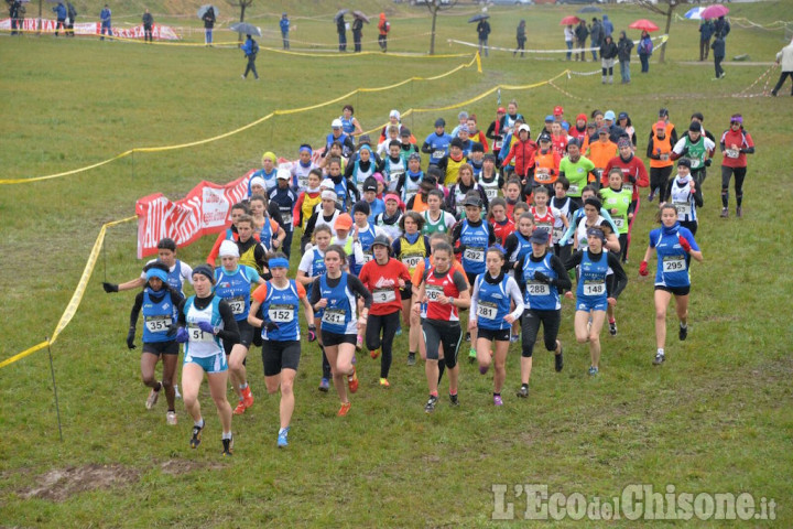 Cross a Pinerolo: in 800 nonostante la pioggia per il Campionato piemontese