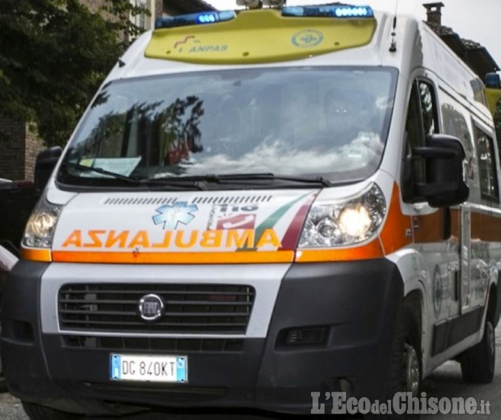 Inverso Pinasca:  scontro tra due moto e un'auto, tre i feriti