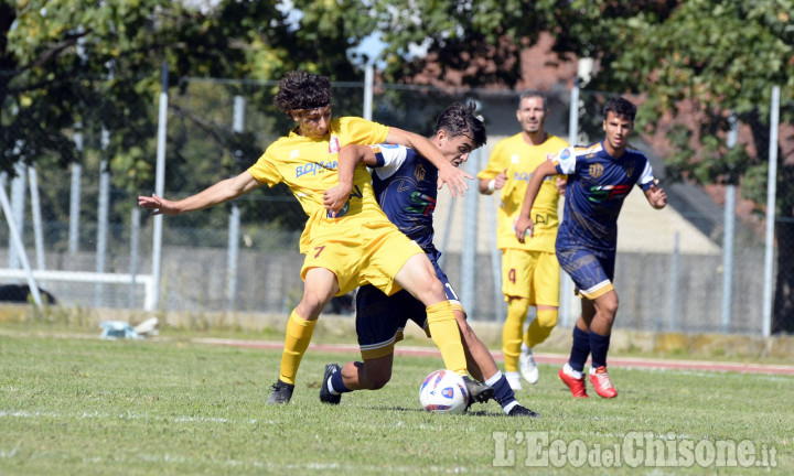 Calcio: 0-0 nel derby di serie D, vince ancora il Pinerolo