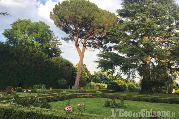 Piossasco: a Casa Lajolo giardino illuminato in una notte di luci e di note