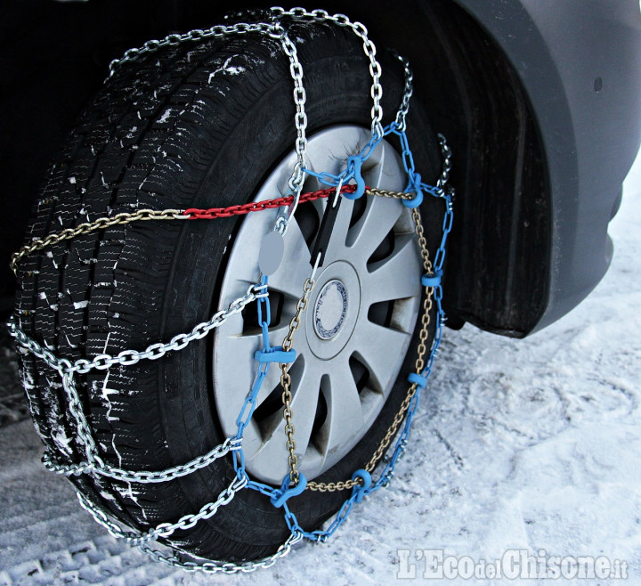 Da novembre in vigore l'obbligo di gomme invernali o catene sulle strade di montagna e collina