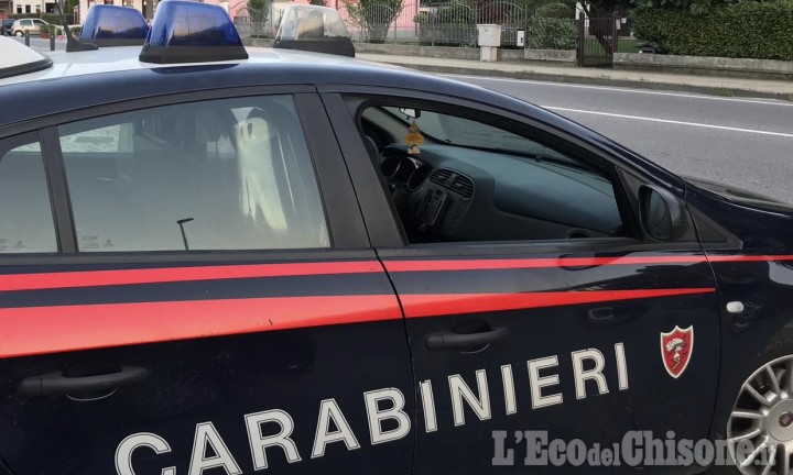 Vinovo: botte alla moglie, arrestato marito violento in piazza 2 Giugno