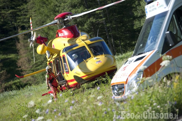 Cumiana: problemi nell&#039;atterraggio, ferito paracadutista 60enne