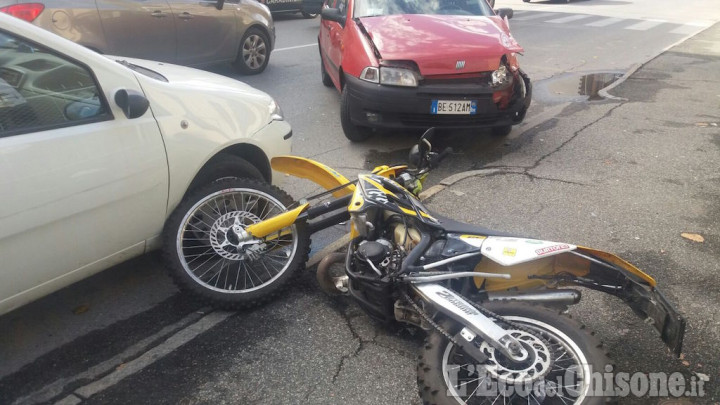 Pinerolo: incidente in corso Torino, motociclista trasportato in ospedale